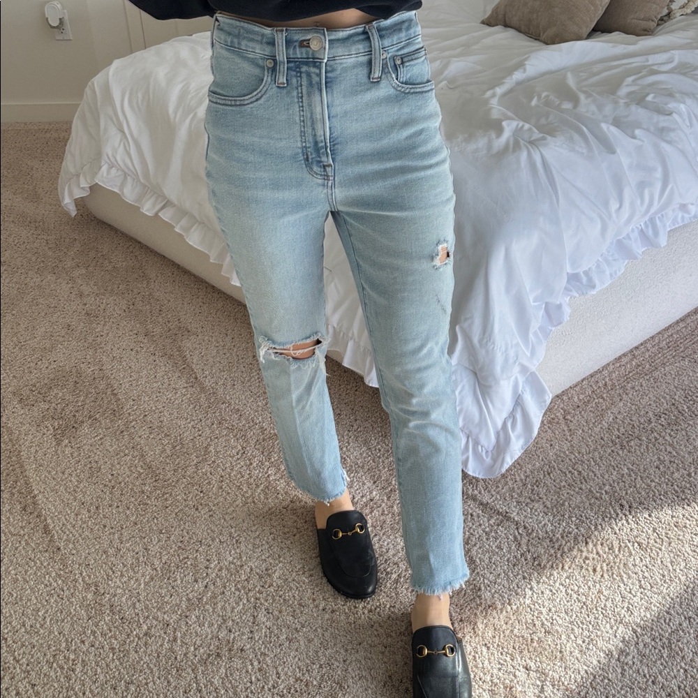 Madewell Light Blue Distressed Ankle Jeans the perfect vintage Jean raw hem rips